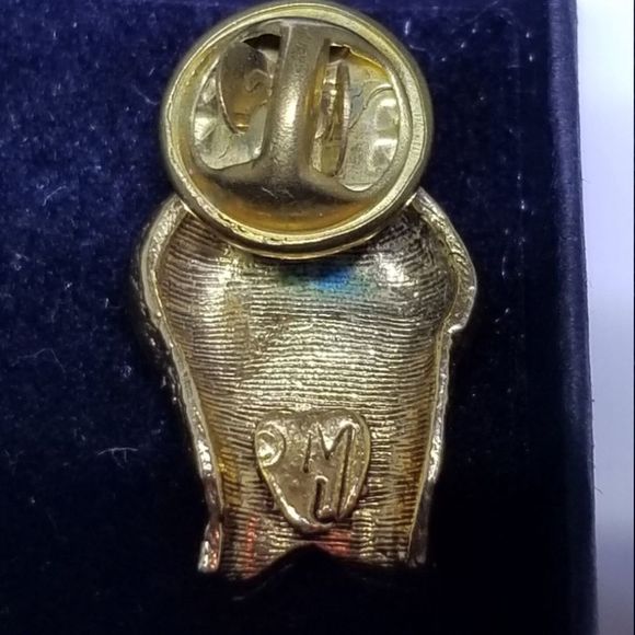 Vintage MJ Goldtone Teddy Bear Lapel Pin #75 - Picture 6 of 6